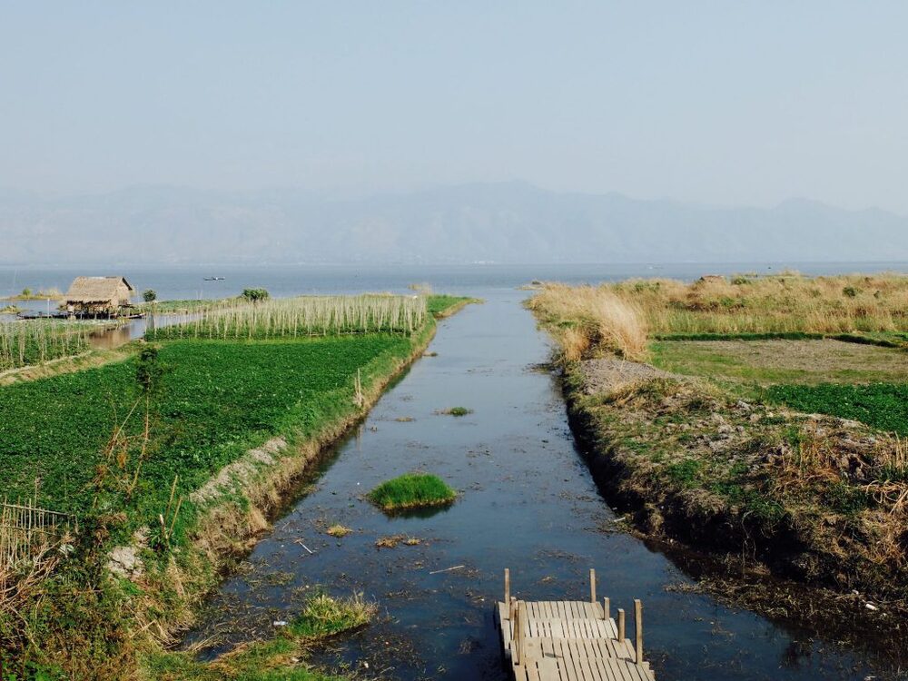 Landscape header placeholder